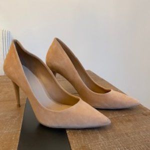Nude Pumps